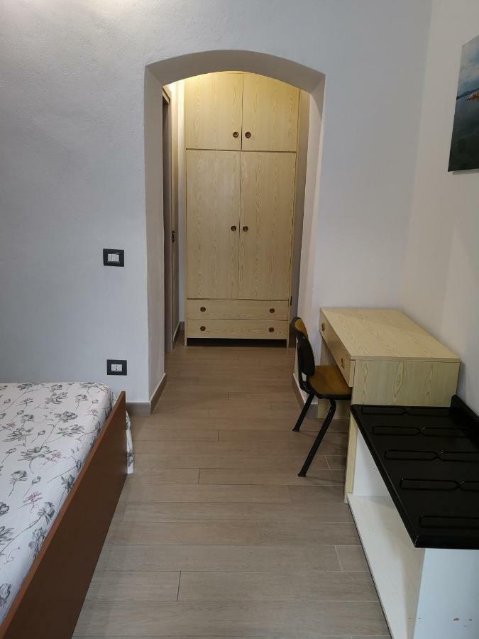 Domo Silvia Bed and Breakfast La Maddalena  Eksteriør billede