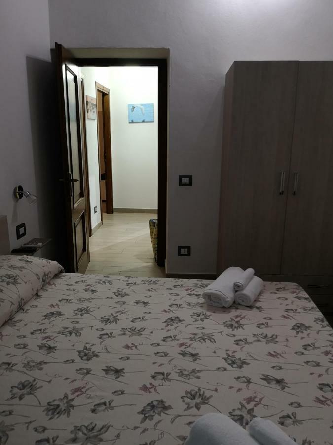 Domo Silvia Bed and Breakfast La Maddalena  Eksteriør billede